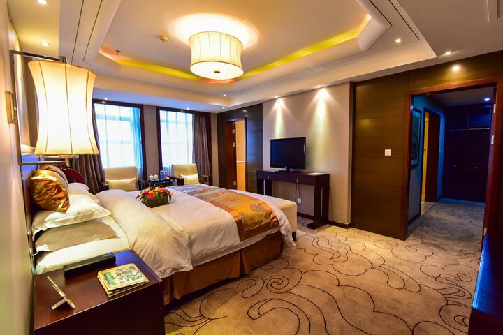Room 2 of 7