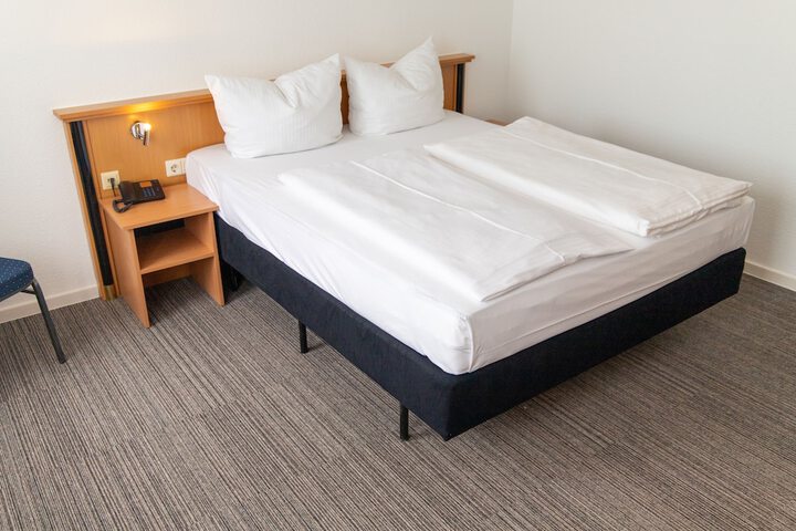 Room 15 of 42