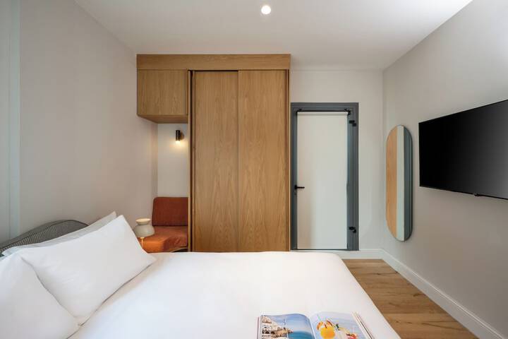 Room 27 of 72