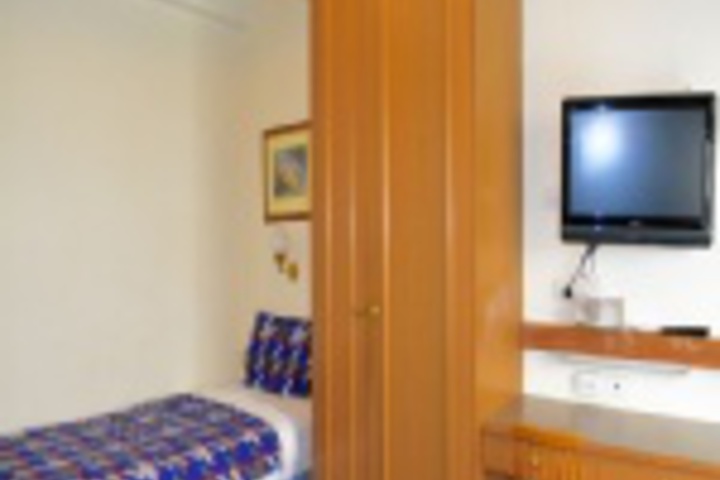 Room 73 of 768