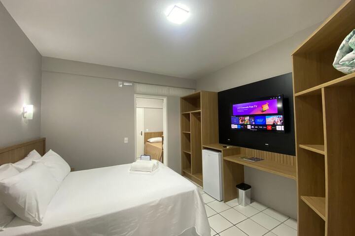 Room 33 of 102