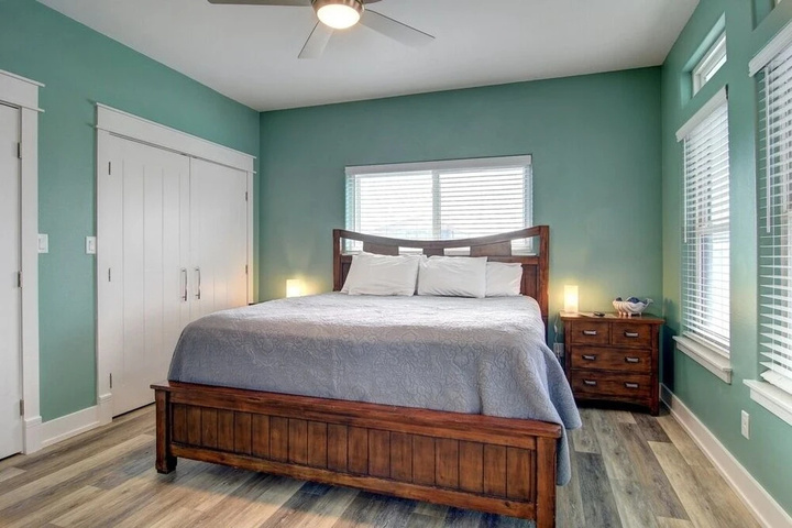Room 4 of 24