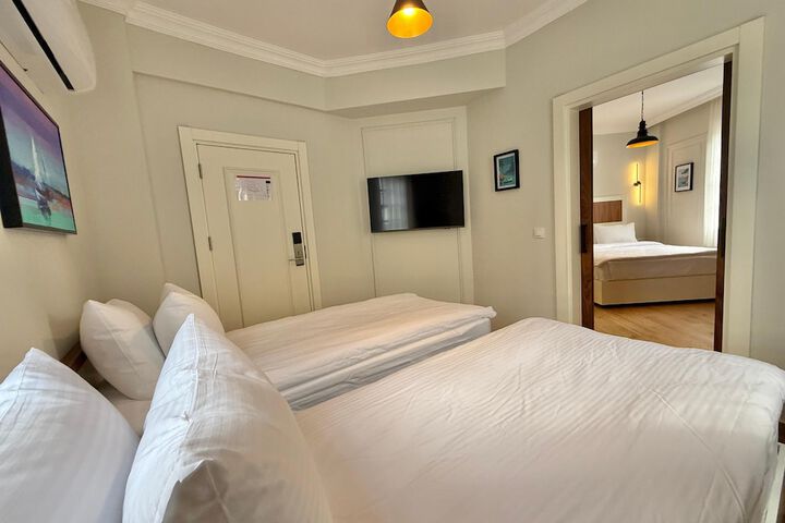 Room 37 of 126