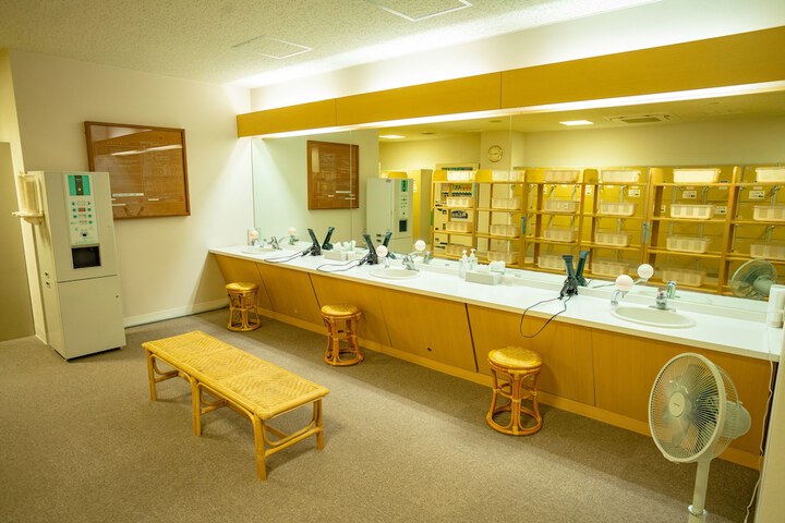 Room 40 of 74
