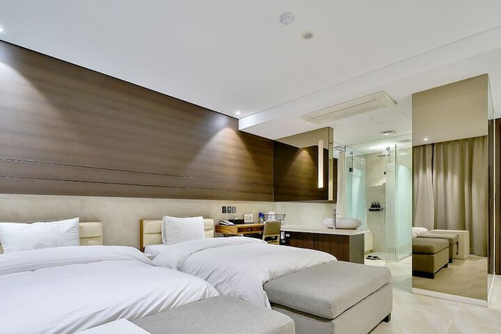 Room 36 of 51
