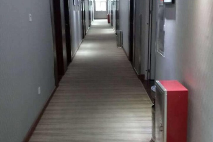 Ballroom/Hall 19 of 26