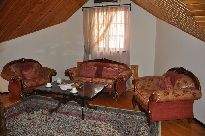 Room 11 of 31