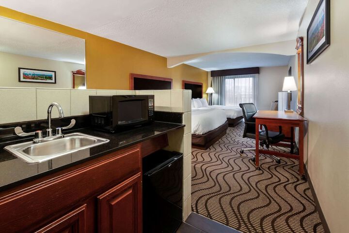 1 King Bed Deluxe Room (19 of 19)