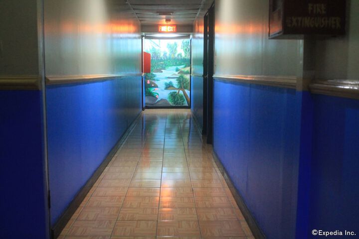Ballroom/Hall 23 of 28