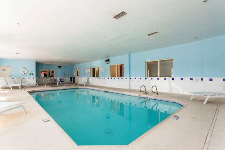 Pool Hotel