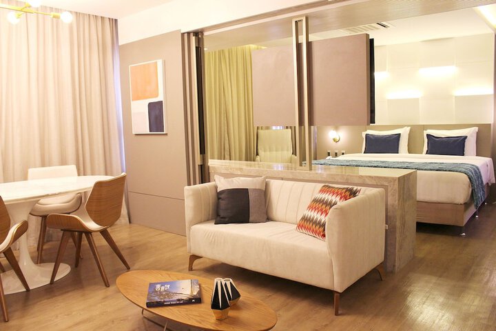 Room 10 of 47