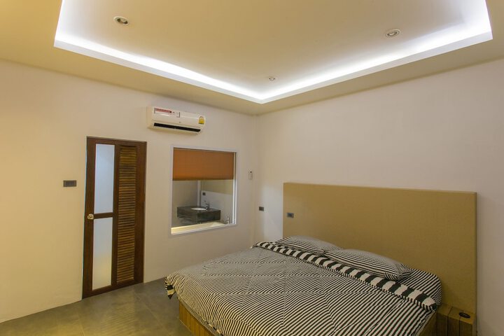 Room 8 of 49