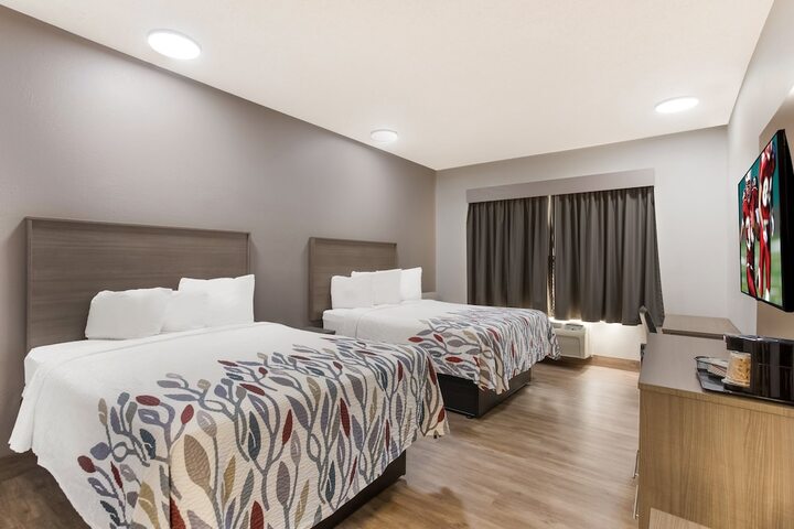ADA Accessible Deluxe 2 Queen Beds (5 of 5)