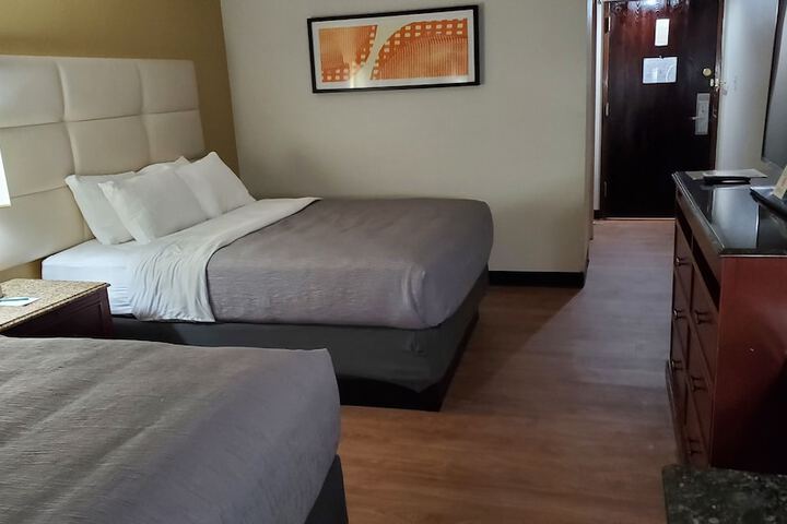 Room 19 of 34