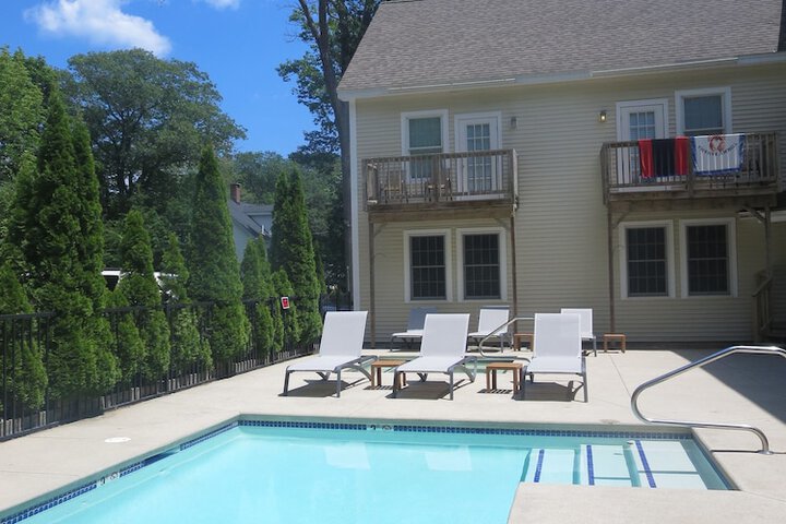 Pool 51 of 82