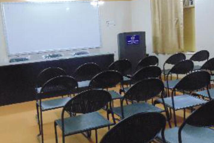 Business Center 4 of 9