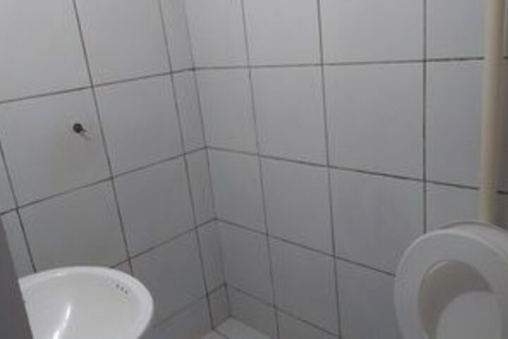 Room 6 of 189