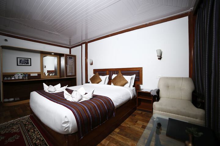 Room 9 of 29