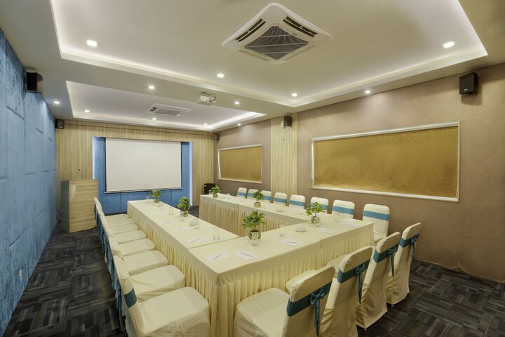 Business Center 34 of 44
