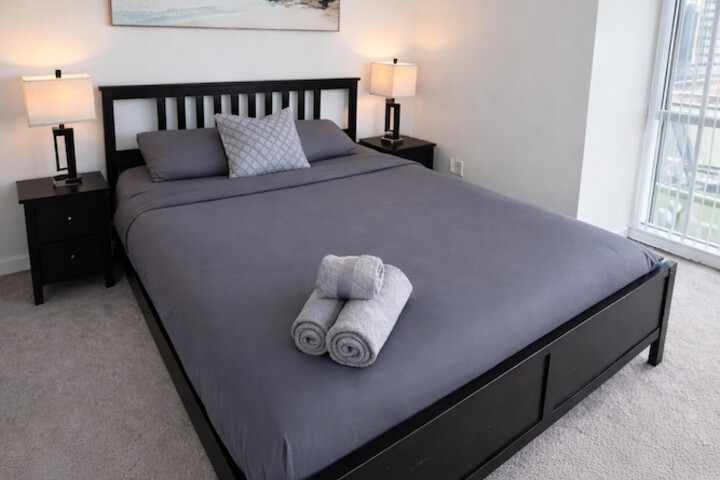 Room 3 of 108