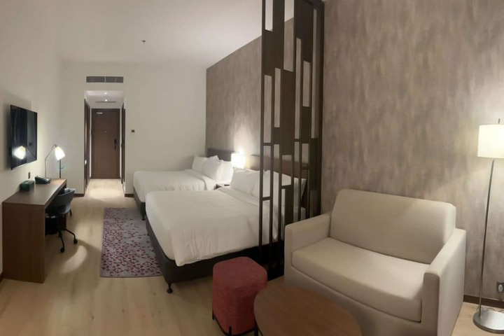 Room 6 of 47
