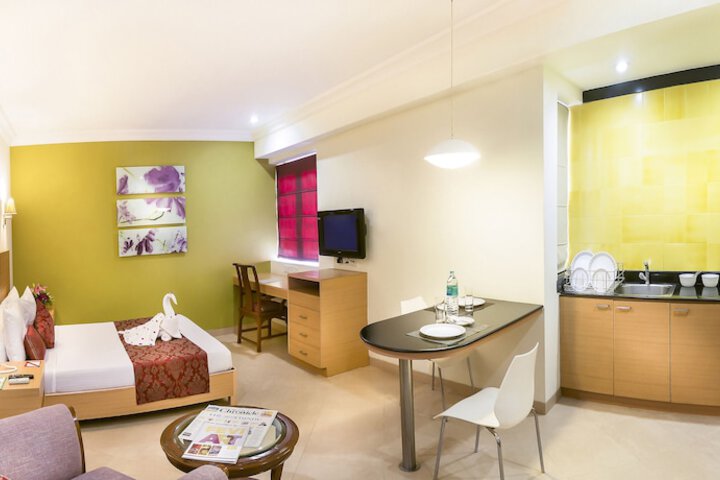 Room 2 of 34