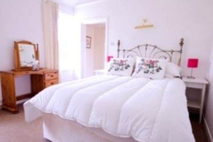 Room 8 of 18