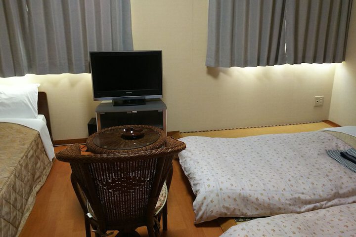 Room 16 of 80