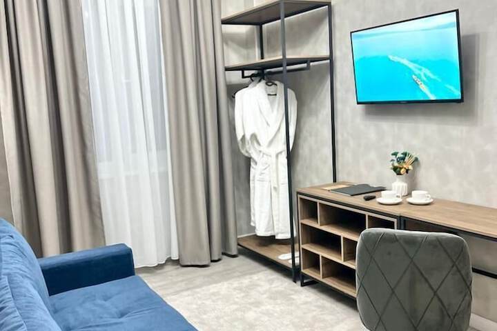 Room 7 of 33