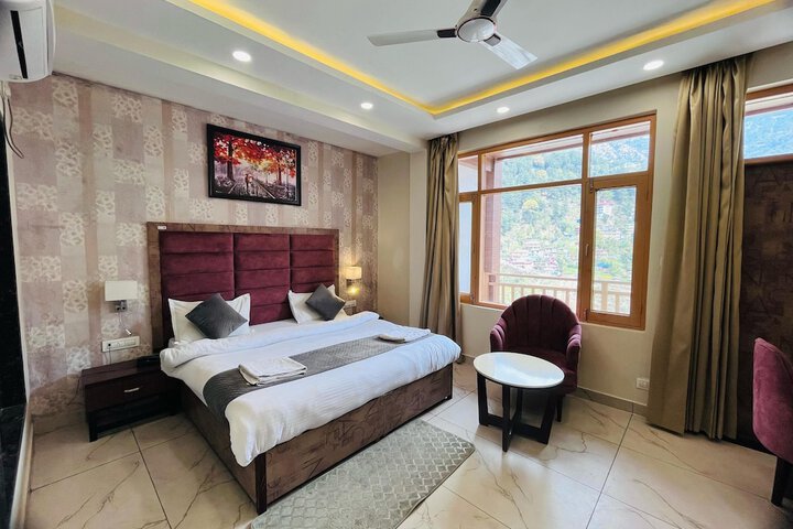 Room 28 of 80