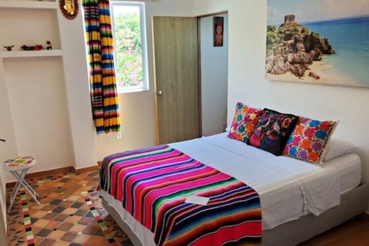 Room 5 of 102