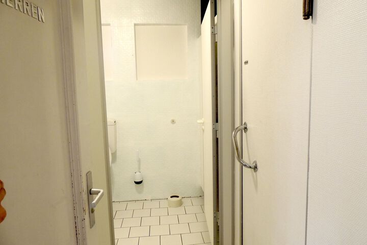 Room 12 of 78
