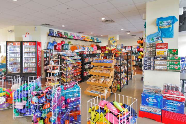 Gift Shop 132 of 151