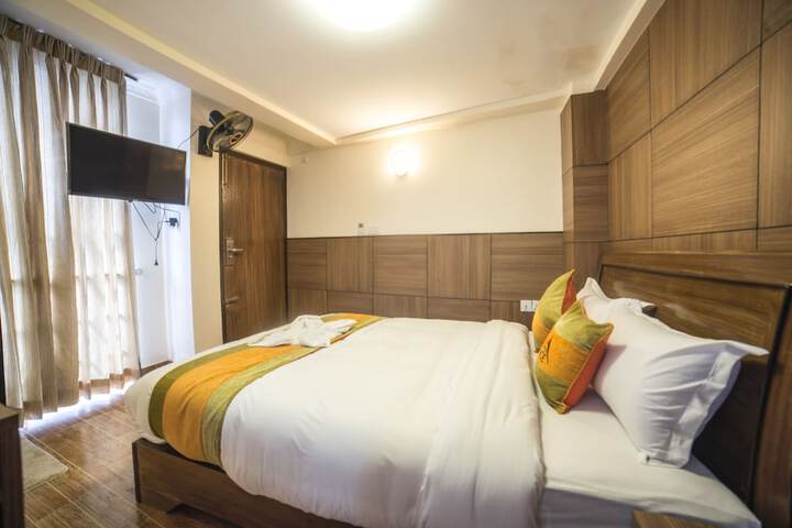 Room 9 of 15