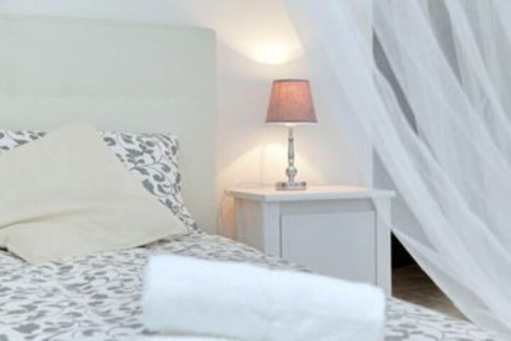 Room 15 of 38