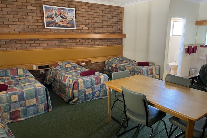Room 6 of 35