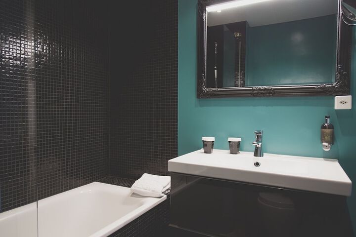 Room 42 of 59