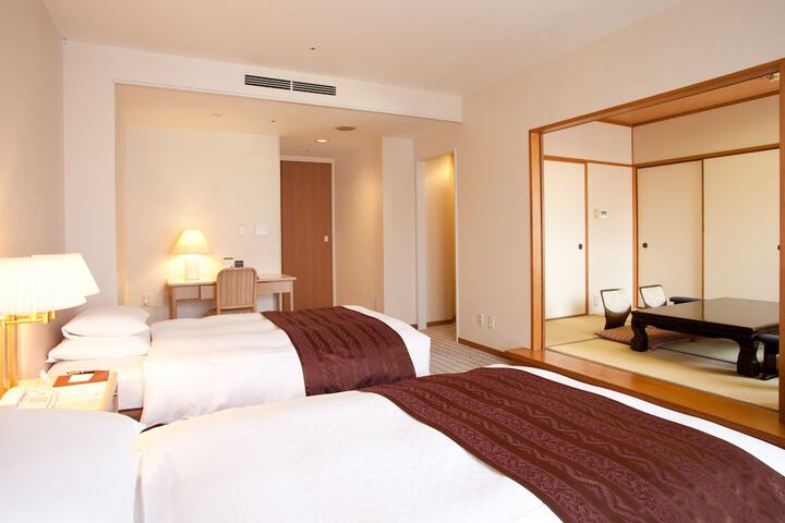 Room 5 of 83