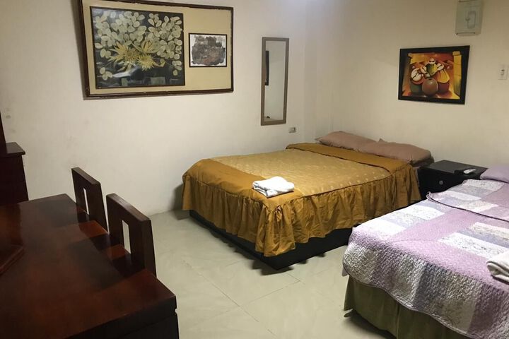Room 12 of 16