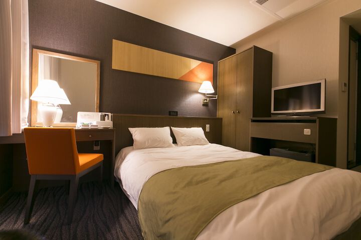 Room 10 of 50