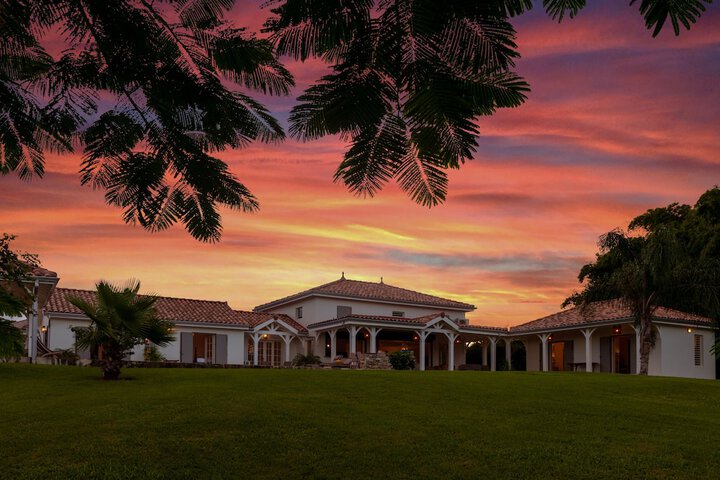 Hotel Exterior 114 of 122