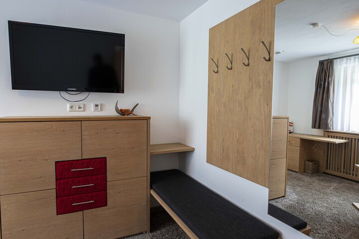 Room 51 of 149