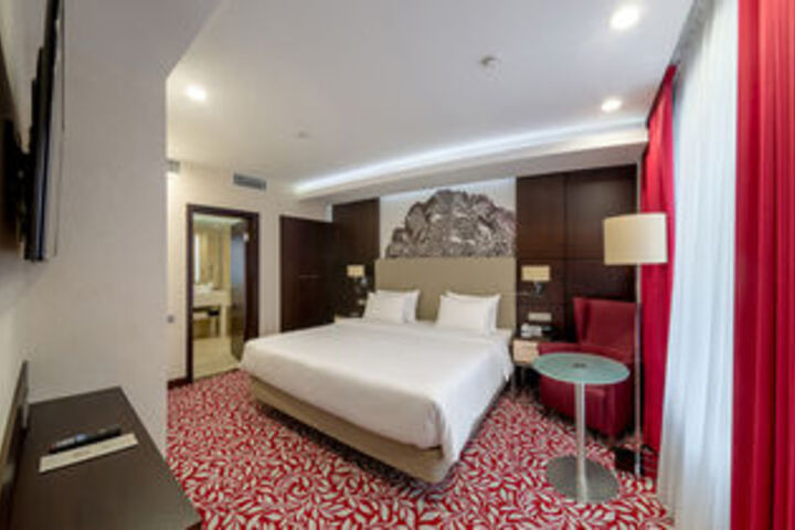 Room 34 of 57