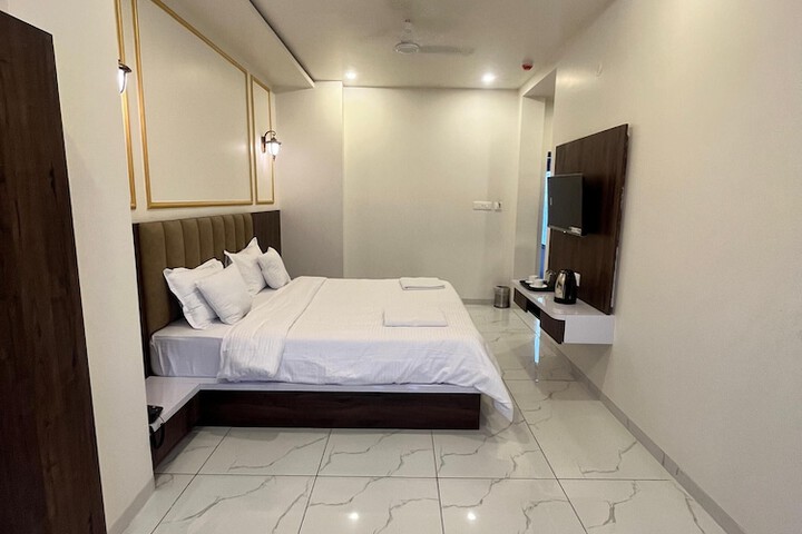 Room 28 of 52