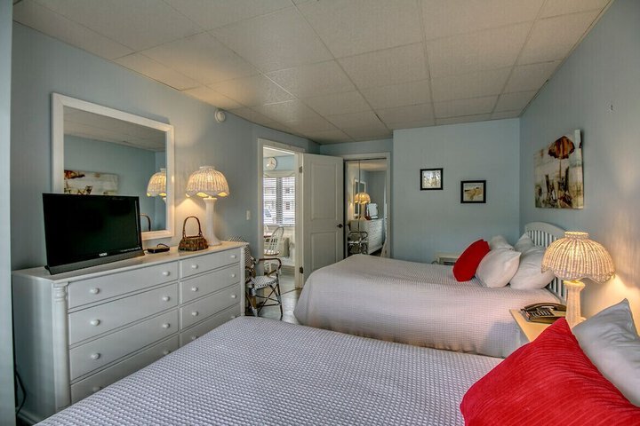 Room 46 of 145