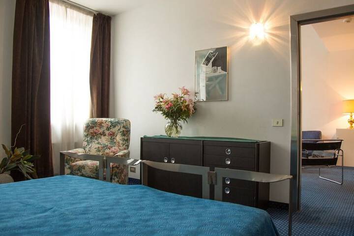 Room 8 of 44