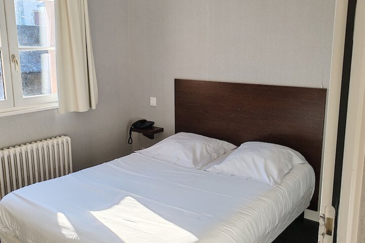 Room 2 of 14