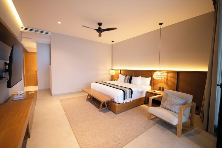 Room 3 of 64