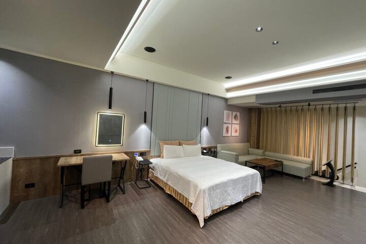 Room 136 of 216