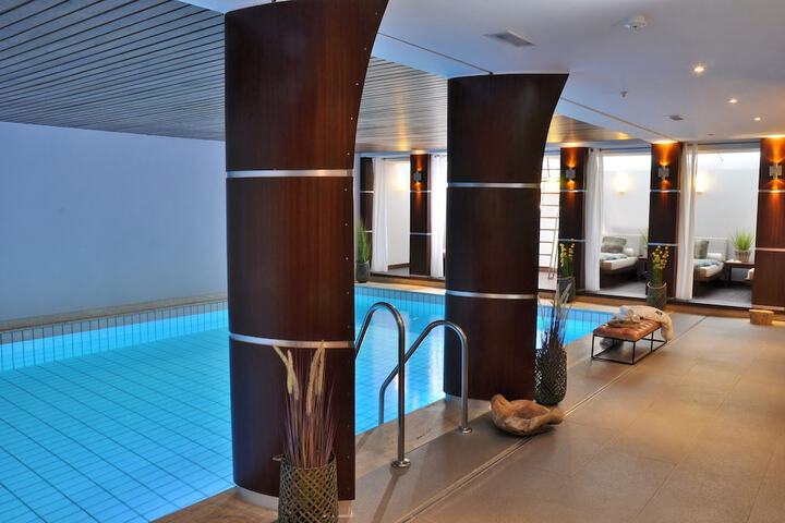 Pool 26 of 38